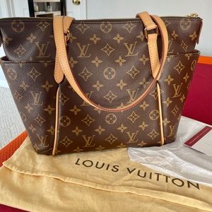 AUTHENTIC LOUIS VUITTON TOTALLY MONOGRAM PM